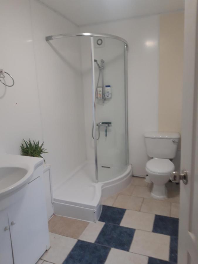61 Apartment Winchester Bagian luar foto
